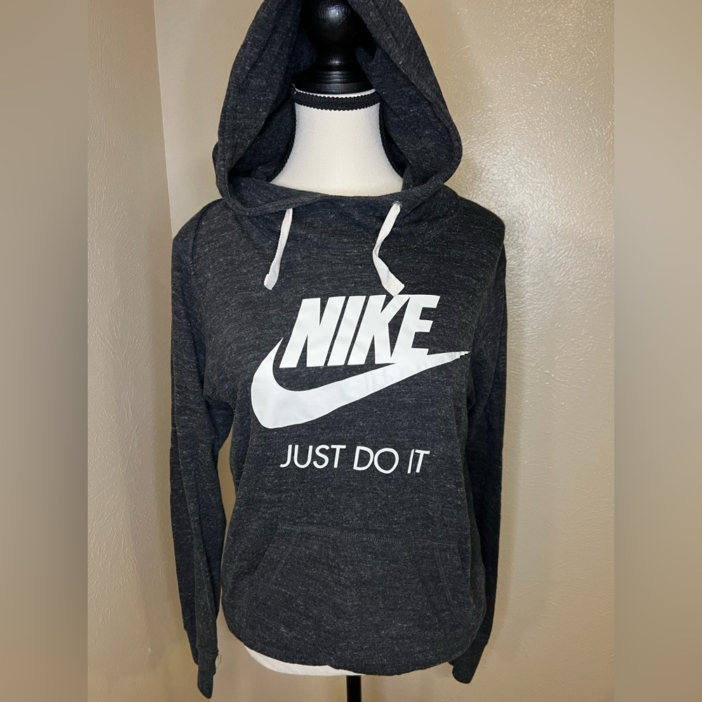Like new!  Lightweight gray Nike hoodie